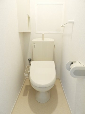 サニーエレガントハウスＢのトイレ|シンプルで使いやすいトイレです