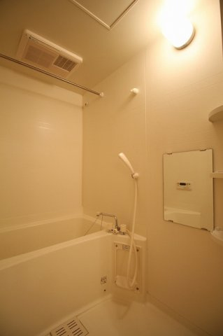 エスポワール吉田の浴室|お風呂で日々の疲れを落としましょう