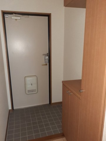 エスポワール吉田の玄関|シンプルで使いやすい玄関です