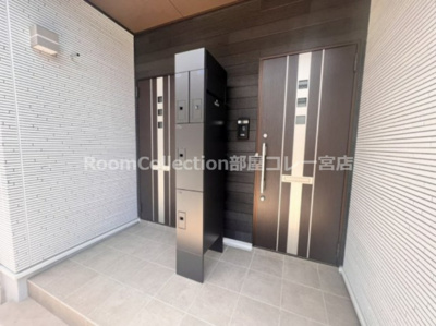 【エントランス】 | イ・ラヴィエＢ | ※同型物件の写真となります※