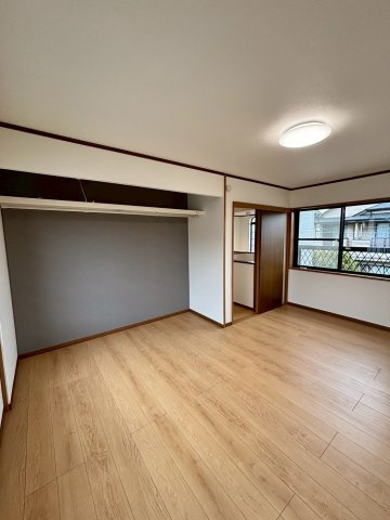 四日市市釆女町 中古戸建の洋室