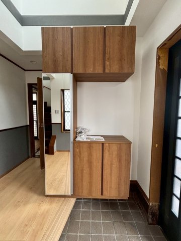 四日市市釆女町 中古戸建の玄関