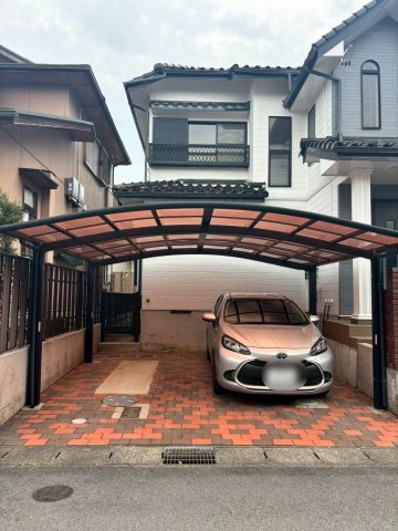 四日市市釆女町 中古戸建の駐車場
