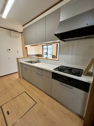 四日市市釆女町 中古戸建のキッチン