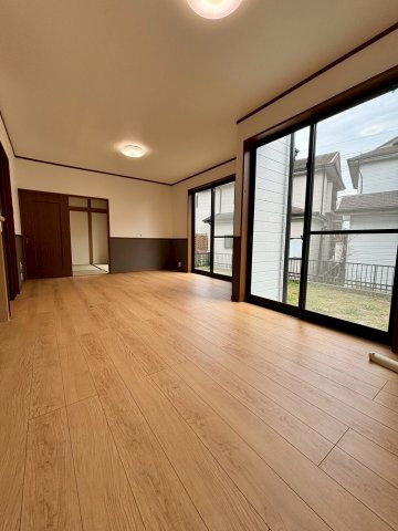 四日市市釆女町 中古戸建の居間・リビング