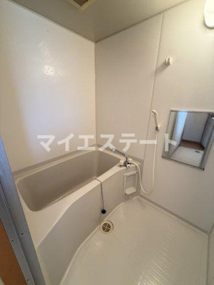 【玄関】 | サン・ジュリアン | 別部屋写真使用