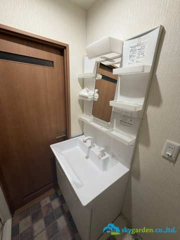 地産マンション平塚の独立洗面台