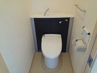 【トイレ】 | ＲＵＴＳ　総社本町 | 落ち着いた色調のトイレです