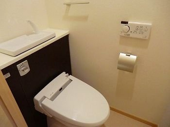 【トイレ】 | ポーシェガーデン２ | 落ち着いたトイレです