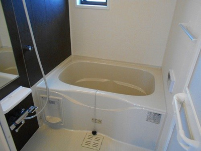 【浴室】 | ペール・メゾンＢ | 落ち着いた空間のお風呂です