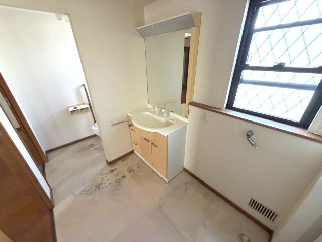 重住一丁目　戸建の洗面所