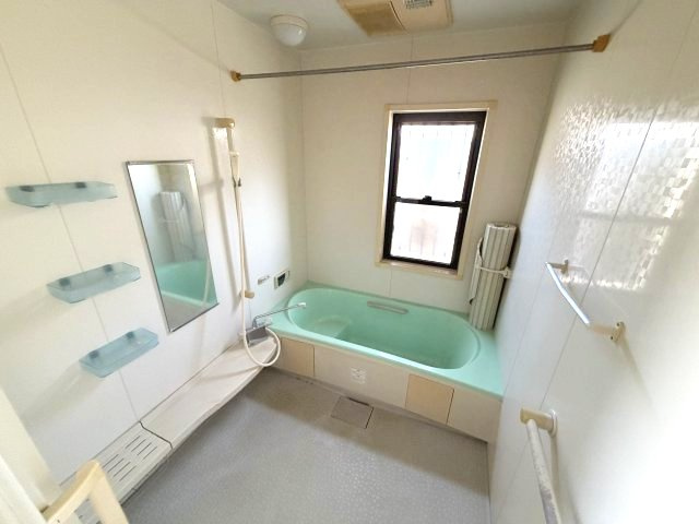重住一丁目　戸建の浴室