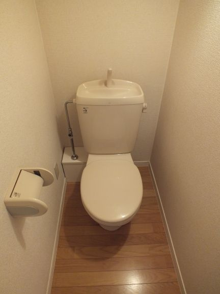 レオパレスクレストＤのトイレ|他部屋参考写真