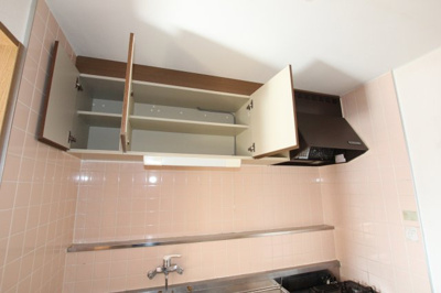 【キッチン】 | メゾン・ポレール日田A棟 | 吊棚
201号室　2018/11/29撮影
