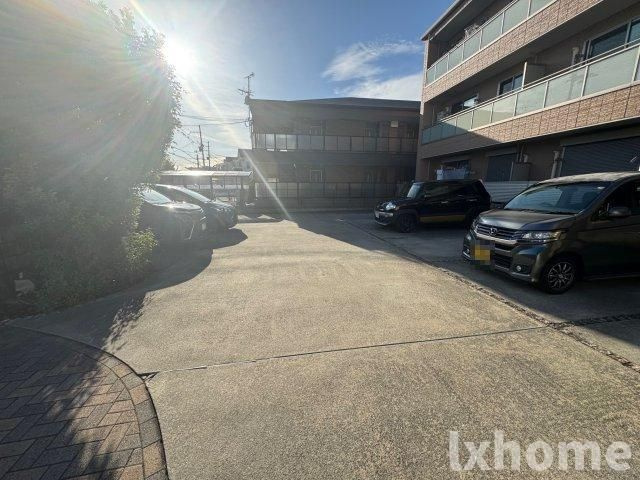 茨木シャーメゾン五日市の駐車場