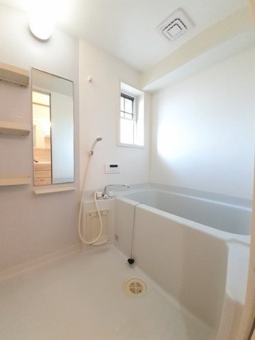 モーント　シャイン　Ｂの浴室|きれいなお風呂です