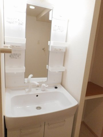 プリマベーラ　Ｂの洗面所|使いやすい洗面所です