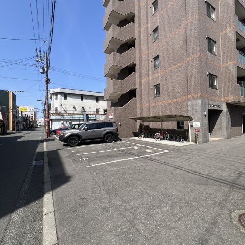 サンヴェール中央の駐車場
