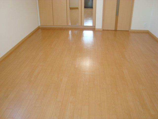 リリーガーデンの内装|洋室