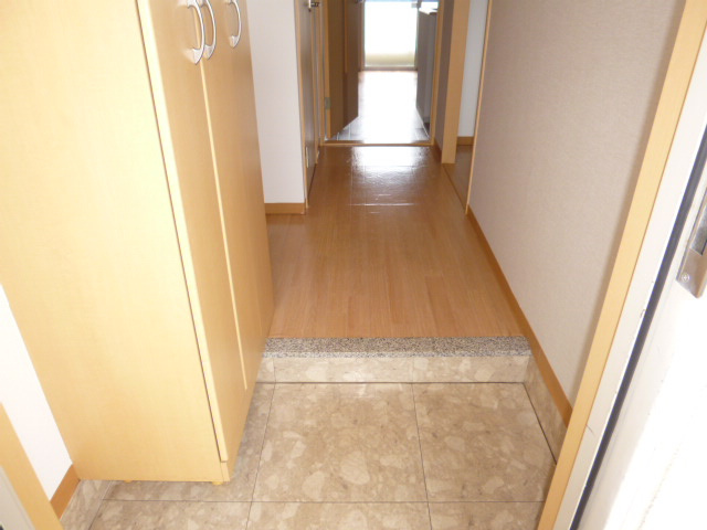 クレモンポイントAの玄関