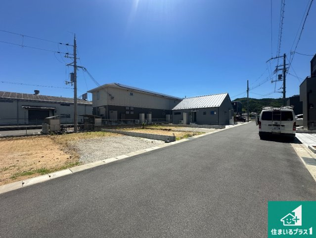 ●桜井市外山　第5期　新築一戸建ての前面道路含む現地写真|周辺は閑静な住宅街です。前面道路もしっかりと有りますので車の出し入れも安心ですよ！