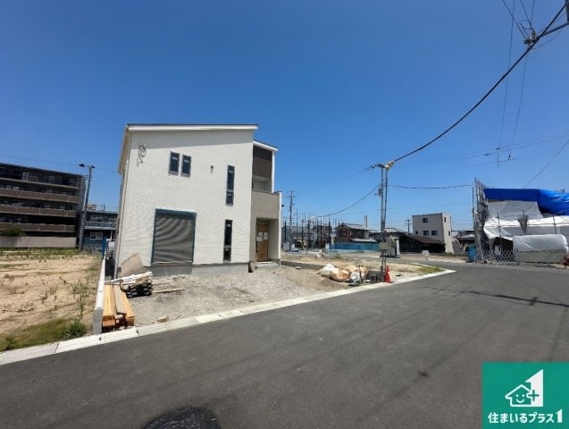 ●大和郡山市九条町　第4期　新築一戸建ての前面道路含む現地写真|駅やスーパー、小学校・中学校等日常生活に欠かせない情報や道のりもご紹介いたしますのでお気軽にご相談ください。