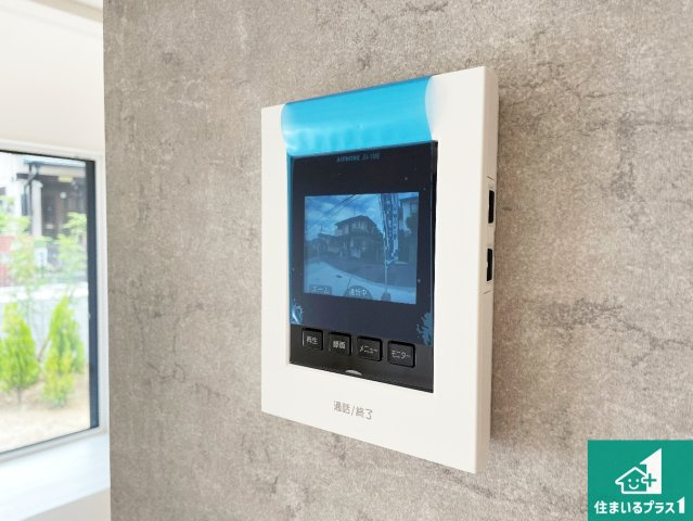 1(土)2(日)現地説明会　奈良市学園朝日元町　の防犯設備|カラーモニターインターホン！声だけでなく来訪者の姿や顔がモニターで確認できるので、小さなお子様がいらっしゃるご家庭でも安心できます！