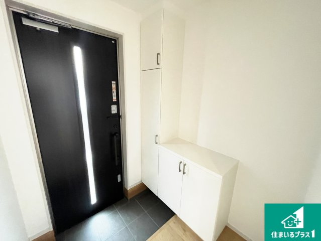 ★京都市北区大宮玄琢北町　第5期　新築一戸建ての玄関|シューズボックスにはたくさんの靴が収納できるので玄関周りはいつもスッキリ！ご家族が増えても安心！