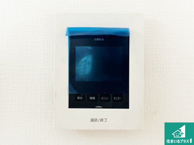 堺市東区日置荘北町　新築一戸建ての防犯設備|カラーモニターインターホン！声だけでなく来訪者の姿や顔がモニターで確認できるので、小さなお子様がいらっしゃるご家庭でも安心できます！