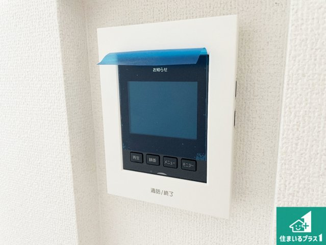 柏原市田辺　第3期　新築一戸建ての防犯設備|カラーモニターインターホン！声だけでなく来訪者の姿や顔がモニターで確認できるので、小さなお子様がいらっしゃるご家庭でも安心できます！