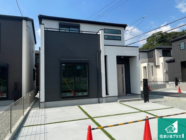 柏原市田辺　第3期　新築一戸建ての外観|周辺は落ち着いた街並みの住宅地！子育てがしやすい住環境です！現地でしかわからない事もございます。是非一度ご覧ください。