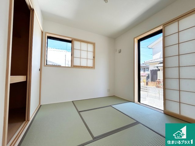 ●大和郡山市矢田山町　第4期　新築一戸建ての和室|一室あると便利な和室は客間としてだけでなく、小さなお子様のプレイルームや食後のくつろぎスペースとしてもご利用いただけます。収納もついていますので大活躍間違いなし！