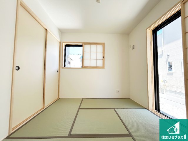 ●29(土)30(日)現地説明会！　大和郡山市矢田山町　全3邸　の和室|一室あると便利な和室は客間としてだけでなく、小さなお子様のプレイルームや食後のくつろぎスペースとしてもご利用いただけます。収納もついていますので大活躍間違いなし！