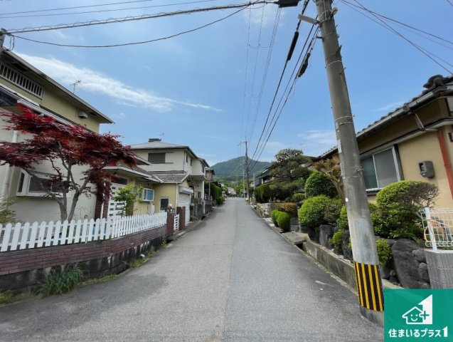 ★1(土)2(日)現地見学可能！★大津市下阪本　ラスト1邸の前面道路含む現地写真|周辺は閑静な住宅街！前面道路広々で車の出し入れも便利です。駐車が苦手な方でも安心して車庫入れできます！