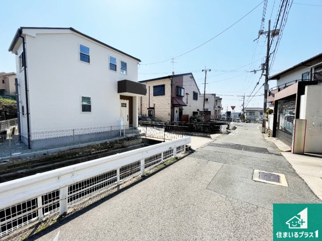 29日(土)30日(日)現地ご見学可能！池田市渋谷　限定1邸の前面道路含む現地写真|車通りの少ない前面道路！お子様がいらっしゃるご家族でも安心！