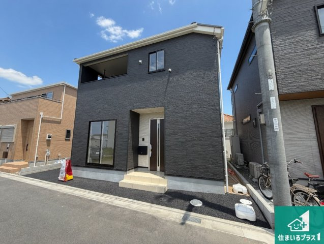 5日(土)6日(日)現地ご見学可能！　伊丹市荻野西　限定1邸の前面道路含む現地写真|周辺は閑静な住宅街！前面道路広々で車の出し入れも便利です。駐車が苦手な方でも安心して車庫入れできます！