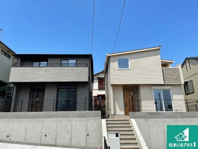 宝塚市宝梅　新築一戸建ての外観|安心の10年保証！外観を美しく保ち、雨水で汚れを落とします！気になることがありましたら、お気軽にお問い合わせください！