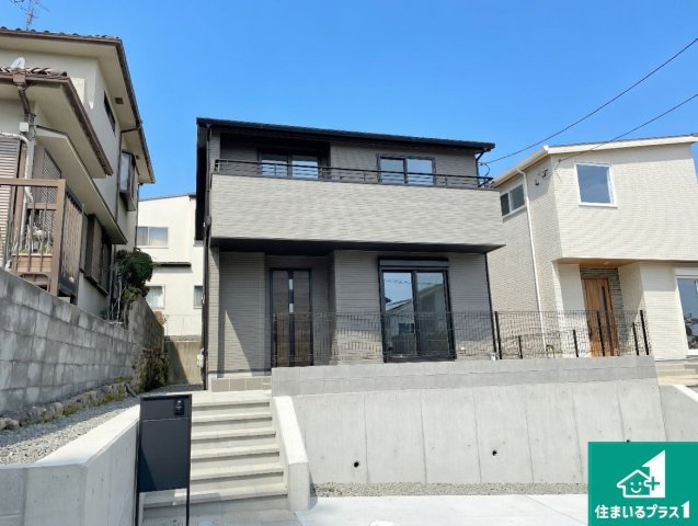 宝塚市宝梅　新築一戸建ての外観|お客様に長く安心して住んでいだだける事にこだわった家づくり！住んでからのアフターサービスにもしっかりと取り組んでいます！