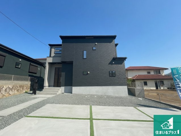 12日(土)13日(日)現地ご見学可能！　川西市水明台　第2期　新築一戸建ての外観|安心の10年保証！外観を美しく保ち、雨水で汚れを落とします！気になることがありましたら、お気軽にお問い合わせください！