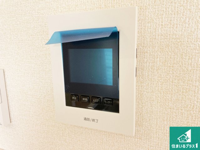 ★1(土)2(日)現地見学可能！★愛知郡愛荘町石橋　ラスト1邸の防犯設備|カラーモニターインターホン！声だけでなく来訪者の姿や顔がモニターで確認できるので、小さなお子様がいらっしゃるご家庭でも安心できます！