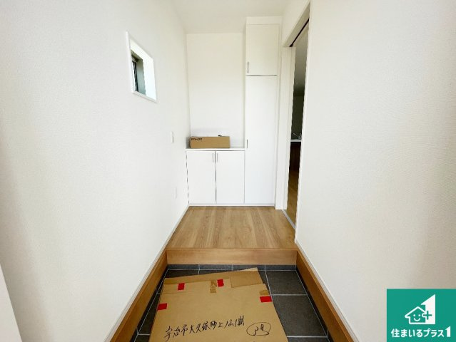 ★宇治市大久保町上ノ山　第1期　新築一戸建ての玄関|シューズボックスにはたくさんの靴が収納できるので玄関周りはいつもスッキリ！ご家族が増えても安心！