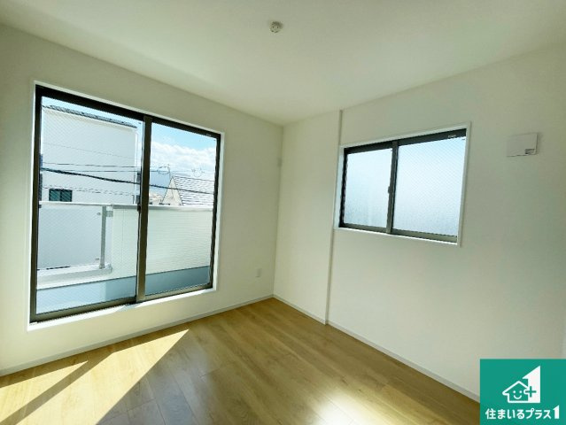 ★宇治市大久保町上ノ山　第1期　新築一戸建ての洋室|シンプルな洋室は、自分好みのインテリアが楽しめます♪ご家族とインテリアや家具を選びに行くのは入居時の醍醐味の一つです。ぜひお楽しみください♪