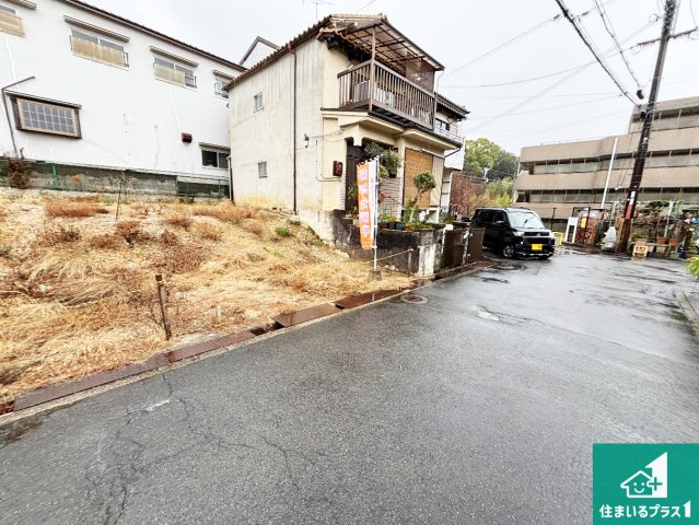 枚方市藤阪元町　第2期　売土地の前面道路含む現地写真|周辺は落ち着いた街並みの住宅地！子育てがしやすい住環境です！