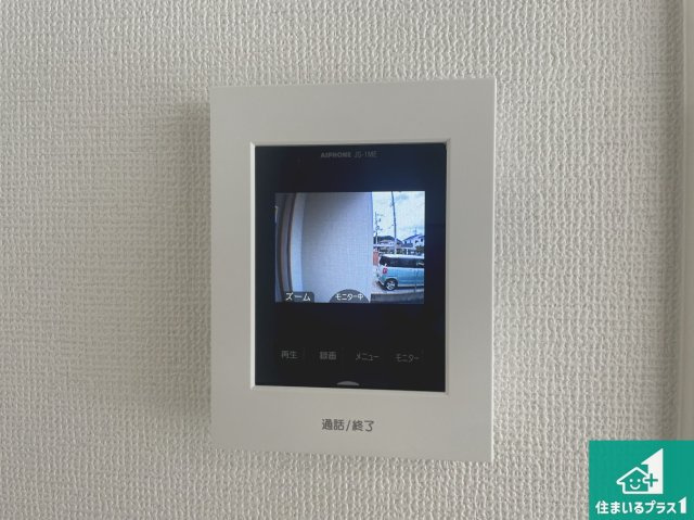 ★大津市雄琴　第1期　新築一戸建ての防犯設備|カラーモニターインターホン！声だけでなく来訪者の姿や顔がモニターで確認できるので、小さなお子様がいらっしゃるご家庭でも安心できます！