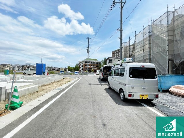 現地見学可能！大津市雄琴　第1期　新築一戸建ての前面道路含む現地写真|周辺は落ち着いた街並みの住宅地！子育てがしやすい住環境です！まだ未完成ですが、現地でしかわからない事もございます。是非一度ご覧ください。