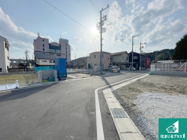 ★大津市雄琴　第1期　新築一戸建ての前面道路含む現地写真|周辺は落ち着いた街並みの住宅地！子育てがしやすい住環境です！まだ未完成ですが、現地でしかわからない事もございます。是非一度ご覧ください。