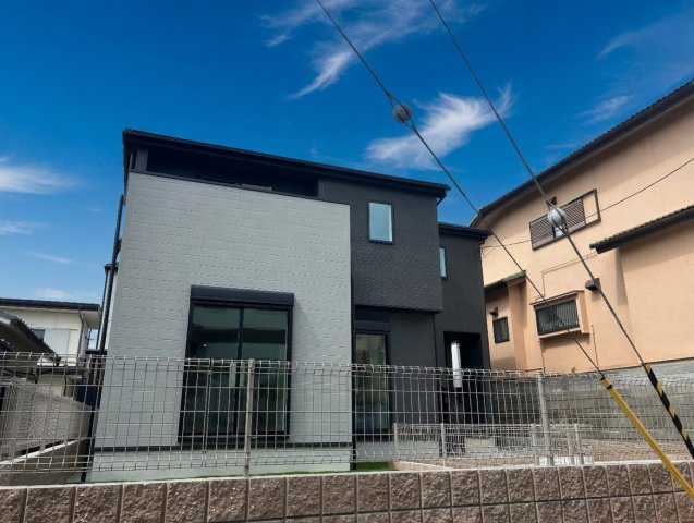 1日(土)2日(日)現地見学可能！神戸市北区広陵町　限定1邸の外観|安心の10年保証！外観を美しく保ち、雨水で汚れを落とします！気になることがありましたら、お気軽にお問い合わせください！