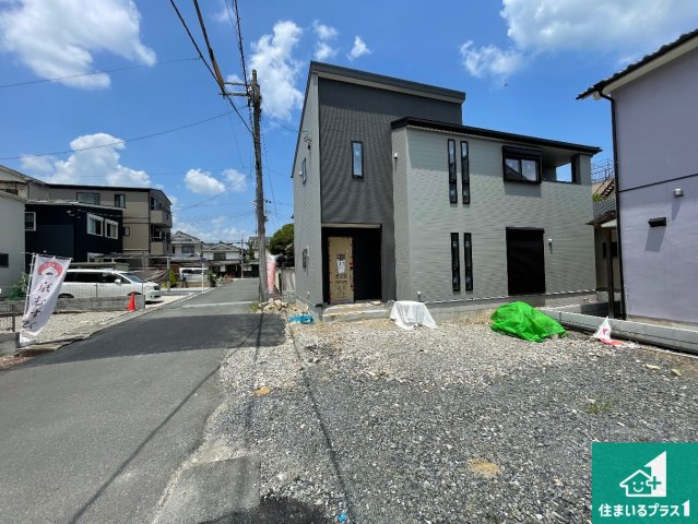 ★南丹市園部町本町　新築一戸建ての前面道路含む現地写真|周辺は落ち着いた街並みの住宅地！子育てがしやすい住環境です！まだ未完成ですが、現地でしかわからない事もございます。是非一度ご覧ください。