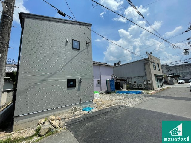 ★南丹市園部町本町　新築一戸建ての前面道路含む現地写真|周辺は落ち着いた街並みの住宅地！子育てがしやすい住環境です！まだ未完成ですが、現地でしかわからない事もございます。是非一度ご覧ください。