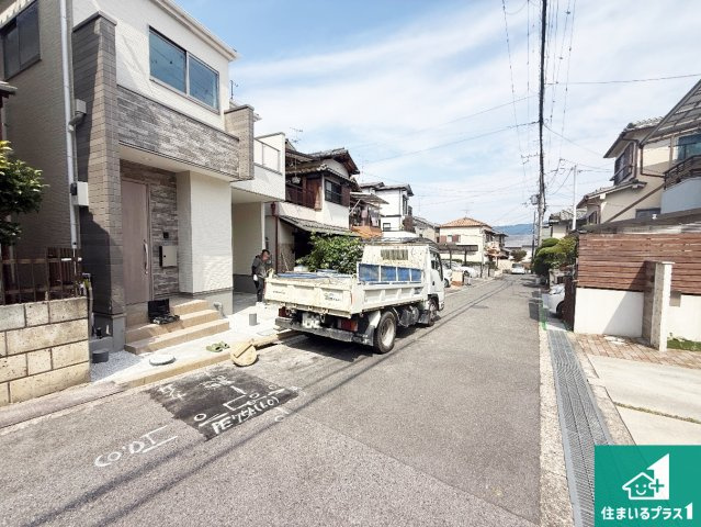 1(土)2(日)現地説明会！◆富田林市寿町　限定1邸の前面道路含む現地写真|周辺は落ち着いた街並みの住宅地！子育てがしやすい住環境です！まだ未完成ですが、現地でしかわからない事もございます。是非一度ご覧ください。